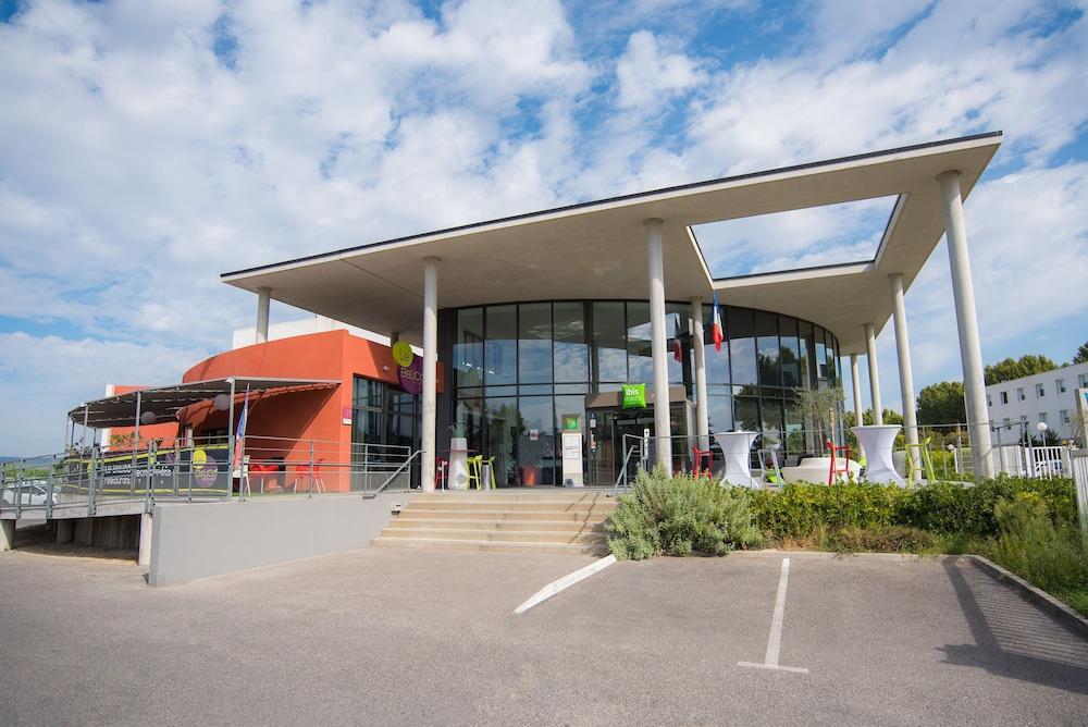 ibis Styles Pertuis Portes du Luberon Exterior foto
