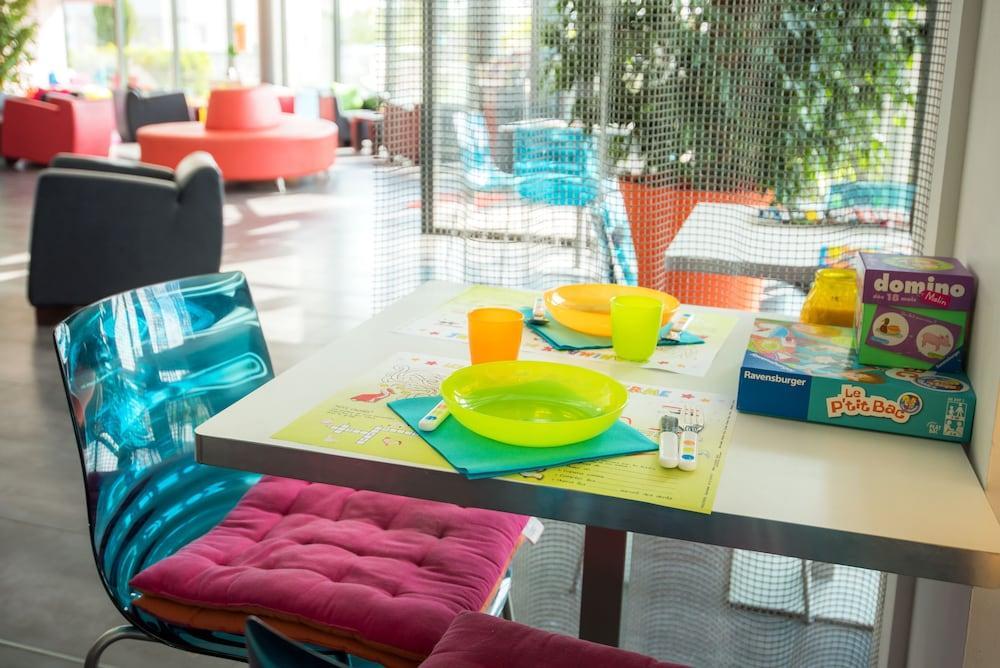ibis Styles Pertuis Portes du Luberon Exterior foto