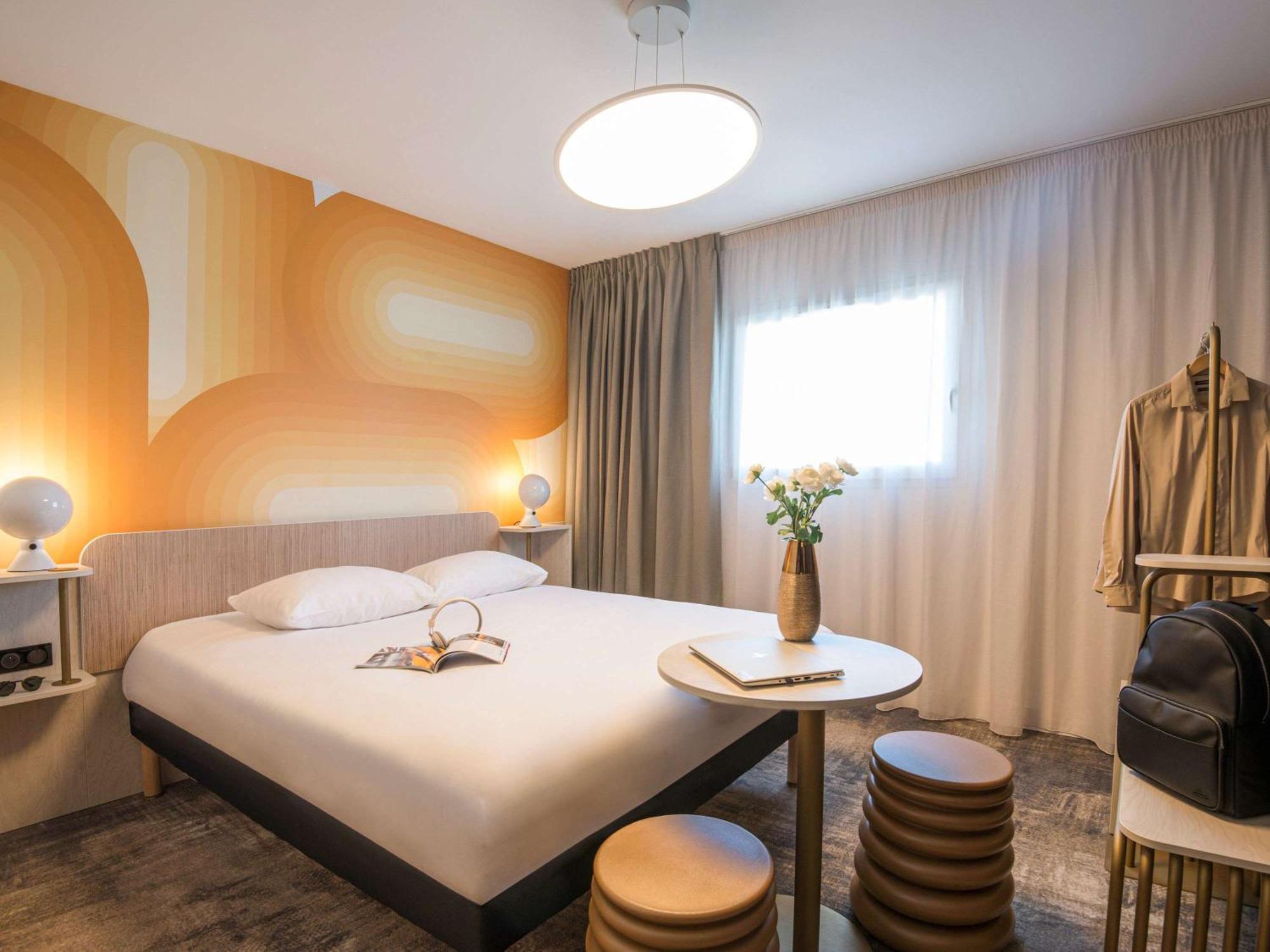 ibis Styles Pertuis Portes du Luberon Exterior foto