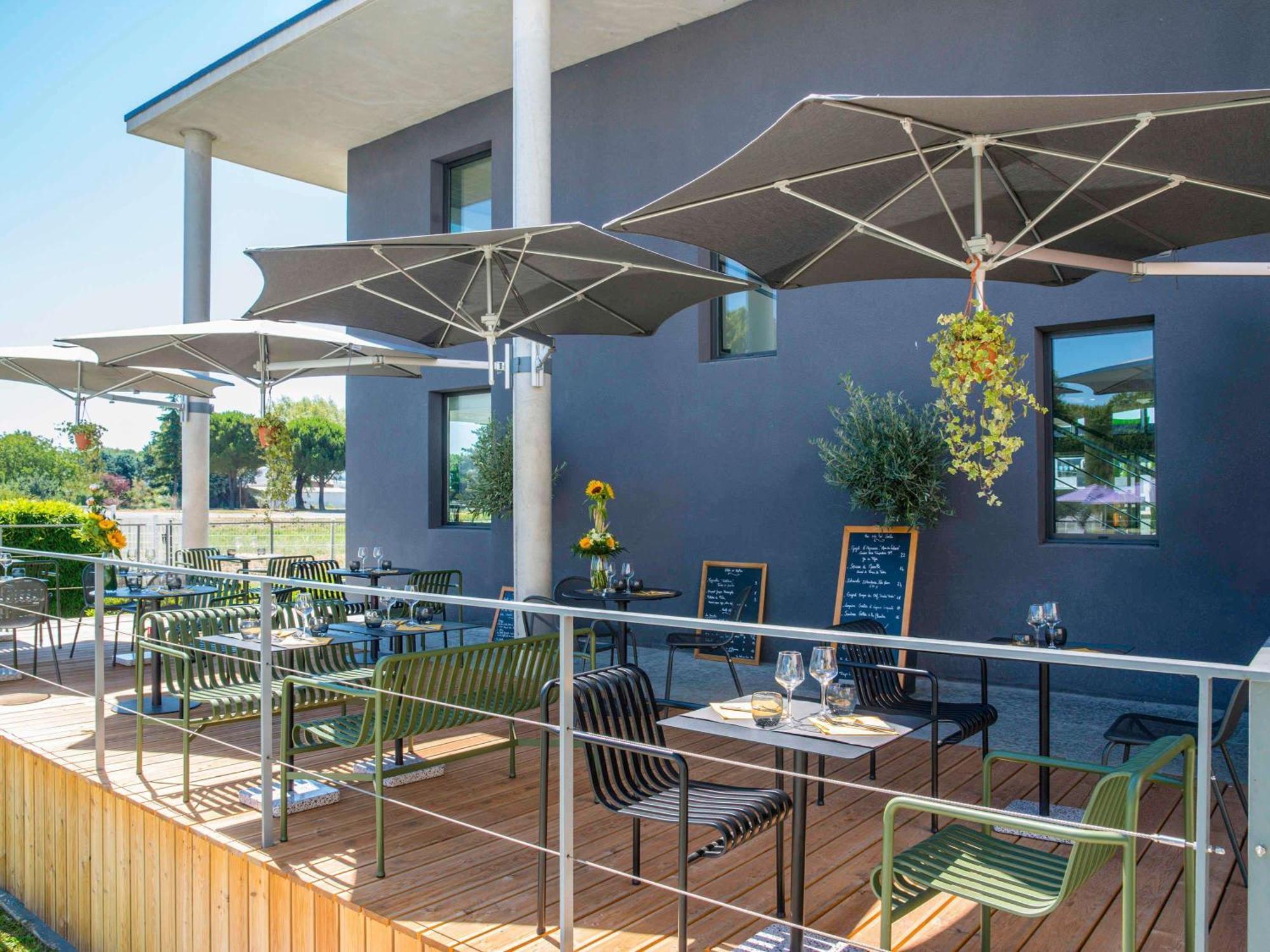 ibis Styles Pertuis Portes du Luberon Exterior foto